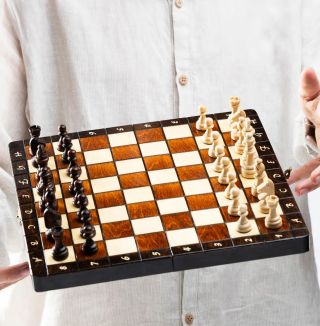 Există multe motive pentru a începe să joci șah. 💡Jucătorii de șah sunt hotărâți, perseverenți, atenți, pot gândi creativ,...