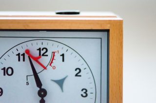 Ceasurile de șah analogice sunt modele clasice pe care au crescut generații de jucători de șah și campioni mondiali.🕰🕰 În...