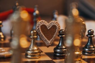 🎄Dacă vreți să dăruiți ceva valoros, atemporal și cu adevărat util, un magazin de șah este locul perfect de unde începeți....